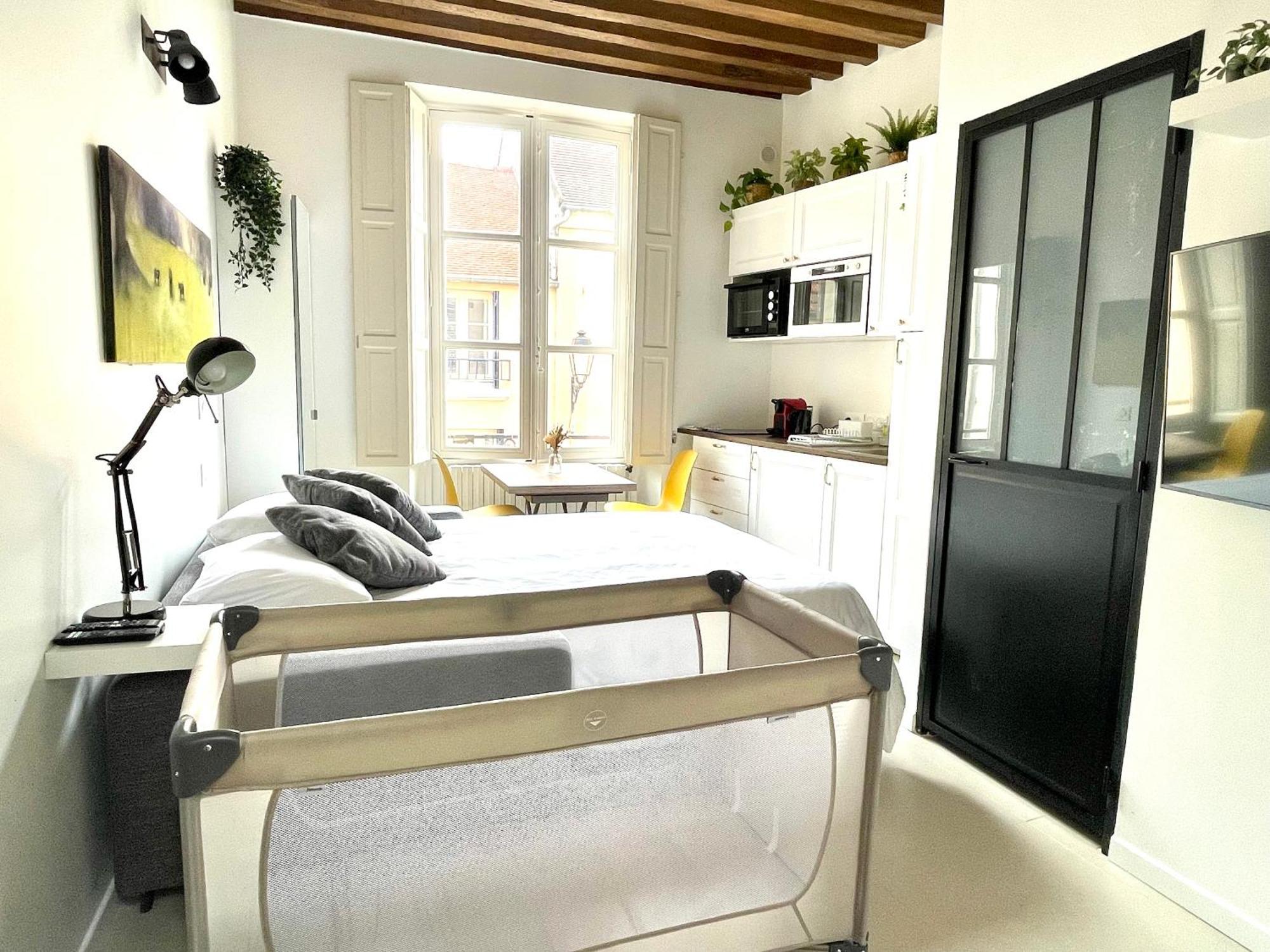 Studio Renove Et Tres Fonctionnel, Marly-Le-Roi Extérieur photo