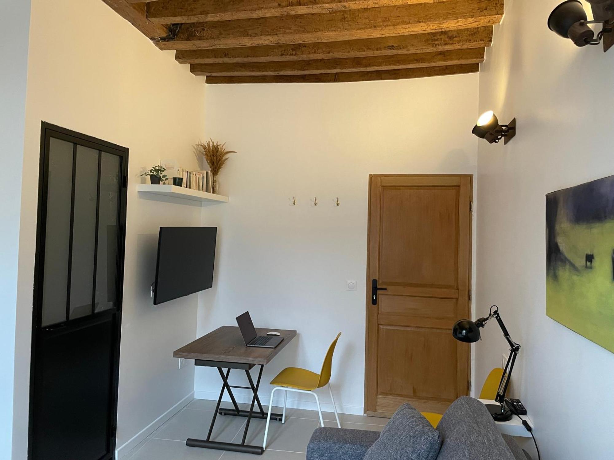 Studio Renove Et Tres Fonctionnel, Marly-Le-Roi Extérieur photo
