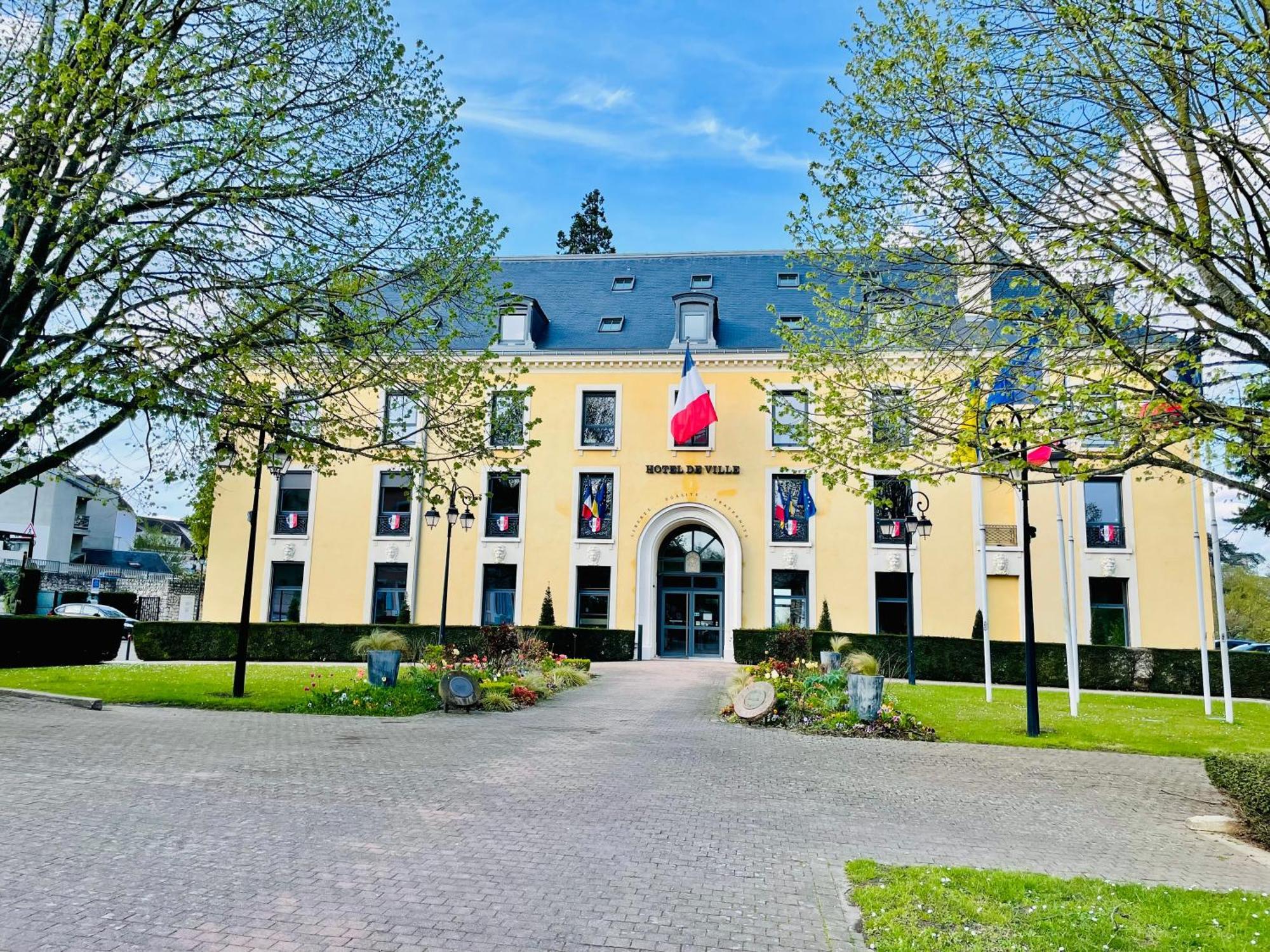 Studio Renove Et Tres Fonctionnel, Marly-Le-Roi Extérieur photo